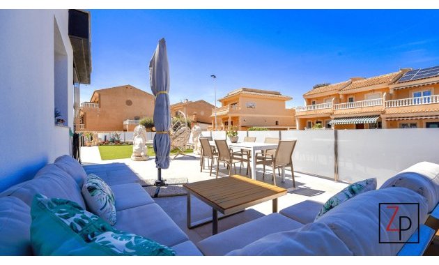 Resale - Villa -
Torrevieja - La Veleta
