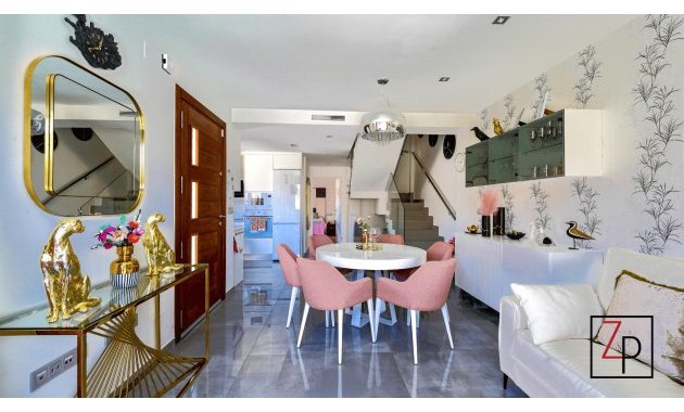 Resale - Villa -
Torrevieja - La Veleta