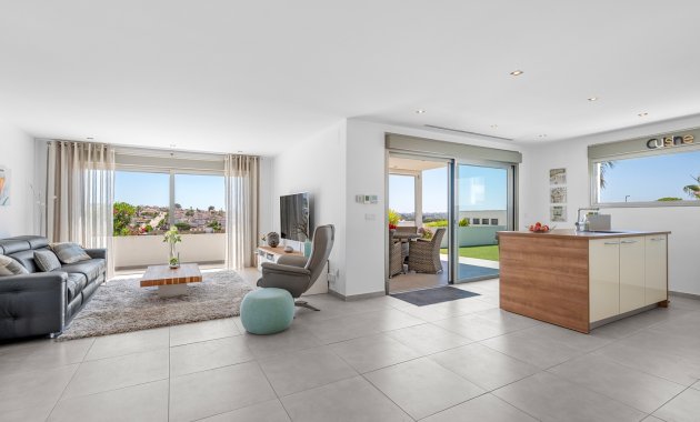 Reventa - Villa -
La Marina