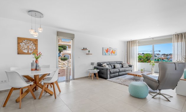 Reventa - Villa -
La Marina