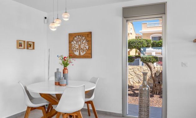 Reventa - Villa -
La Marina