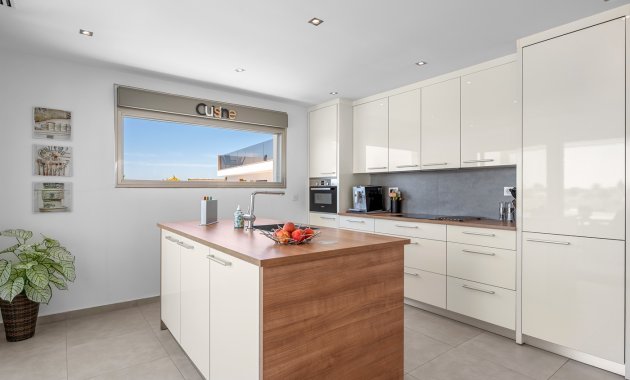 Reventa - Villa -
La Marina