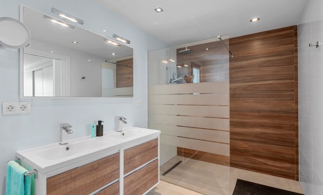 Reventa - Villa -
La Marina