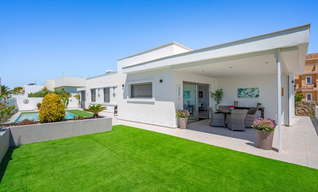 Reventa - Villa -
La Marina