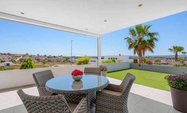 Reventa - Villa -
La Marina