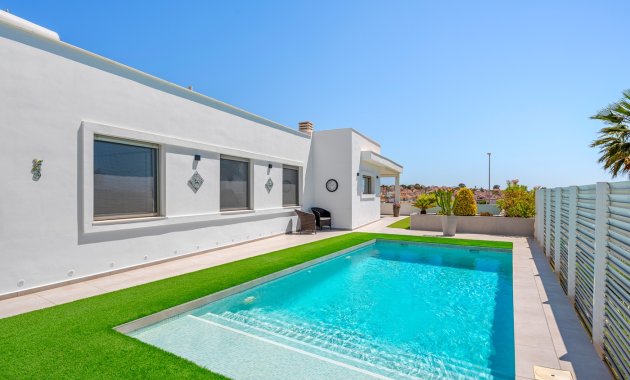 Reventa - Villa -
La Marina