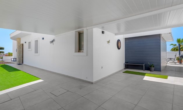 Reventa - Villa -
La Marina
