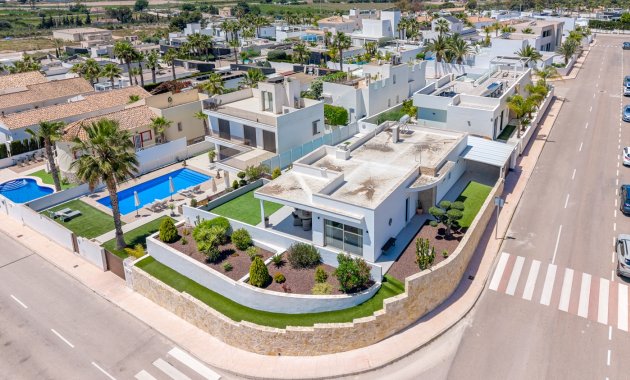 Reventa - Villa -
La Marina
