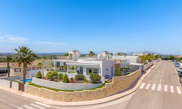 Reventa - Villa -
La Marina