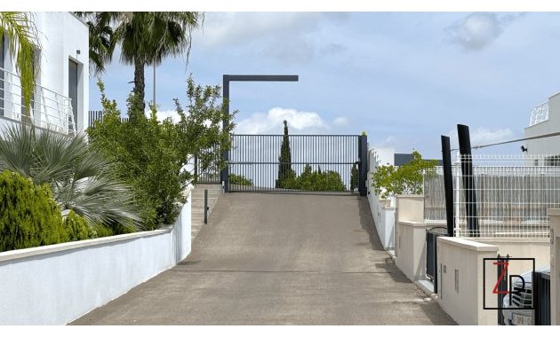 Resale - Villa -
San Miguel de Salinas - La Cañada