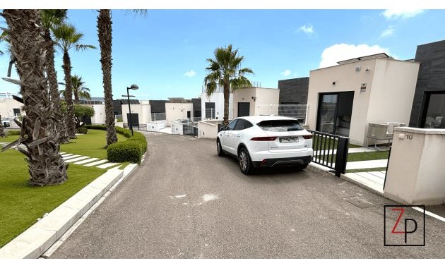 Resale - Villa -
San Miguel de Salinas - La Cañada