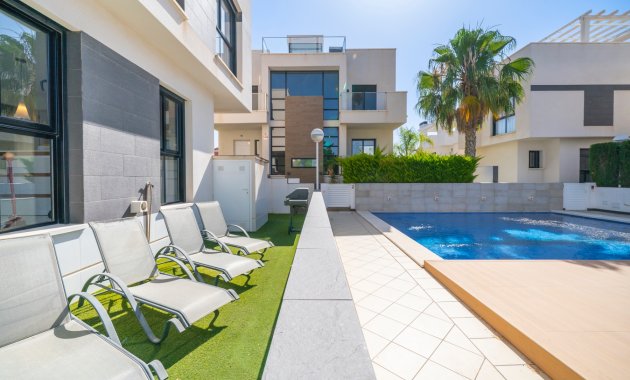 Reventa - Villa -
Ciudad Quesada