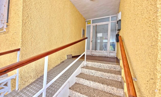 Resale - Apartment  -
Torrevieja - Playa Los Naufragos
