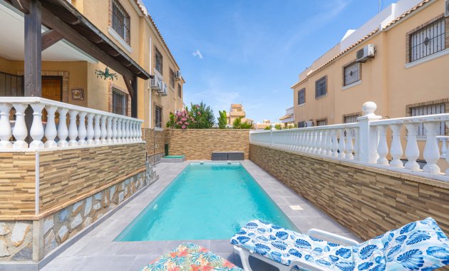 Resale - Townhouse -
Ciudad Quesada