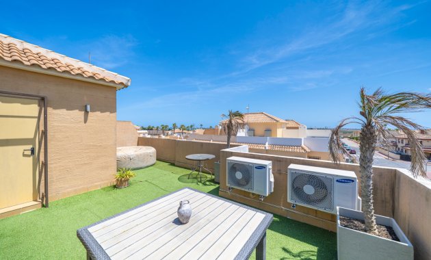 Resale - Townhouse -
Ciudad Quesada