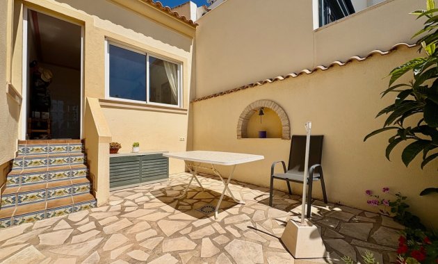 Resale - Villa -
Orihuela Costa - Villamartín