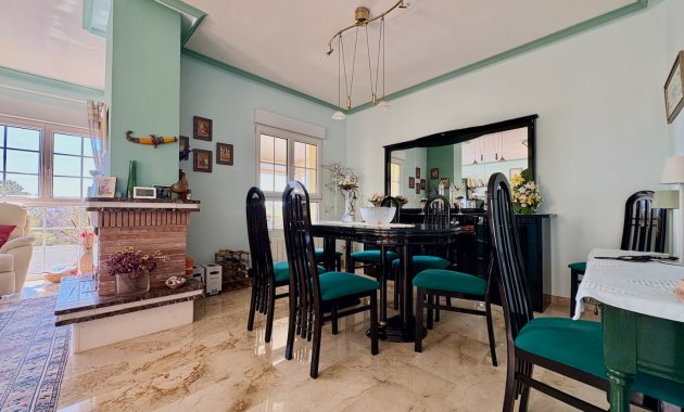 Resale - Villa -
Orihuela Costa - Villamartín