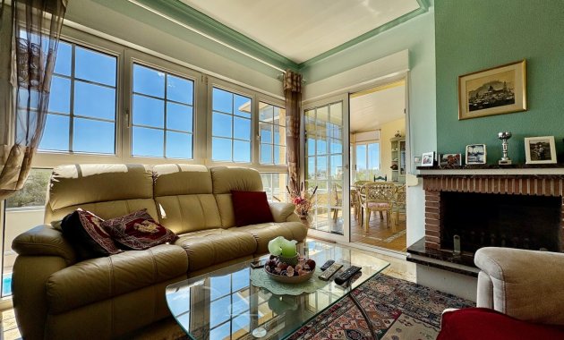 Resale - Villa -
Orihuela Costa - Villamartín