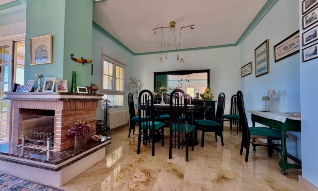 Resale - Villa -
Orihuela Costa - Villamartín