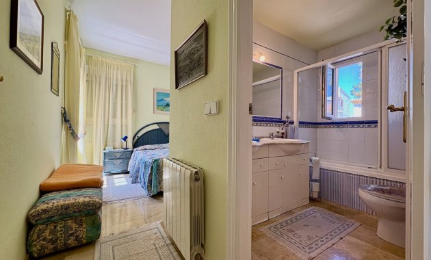 Resale - Villa -
Orihuela Costa - Villamartín