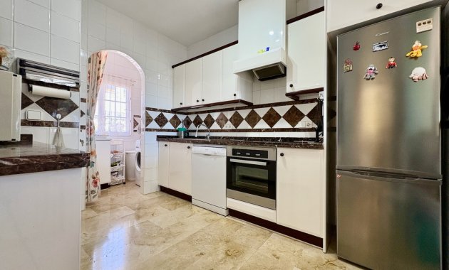 Resale - Villa -
Orihuela Costa - Villamartín