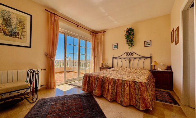 Resale - Villa -
Orihuela Costa - Villamartín