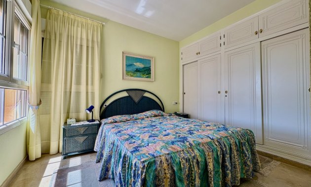 Resale - Villa -
Orihuela Costa - Villamartín