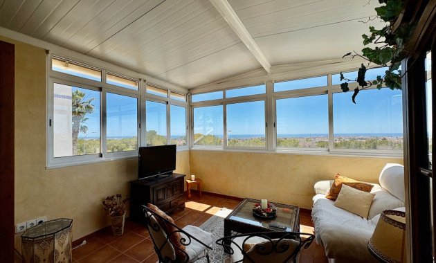 Resale - Villa -
Orihuela Costa - Villamartín