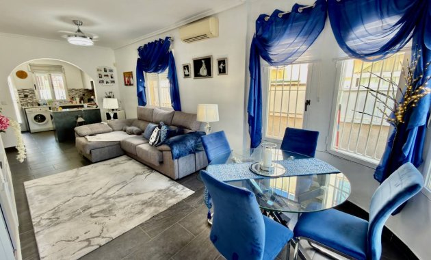 Resale - Villa -
3409 - Lo Crispin