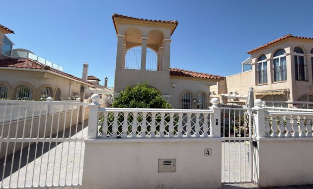 Resale - Villa -
3409 - Lo Crispin