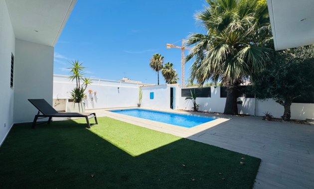 Resale - Villa -
San Pedro del Pinatar - Lo Pagan