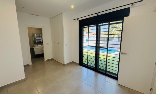 Resale - Villa -
San Pedro del Pinatar - Lo Pagan