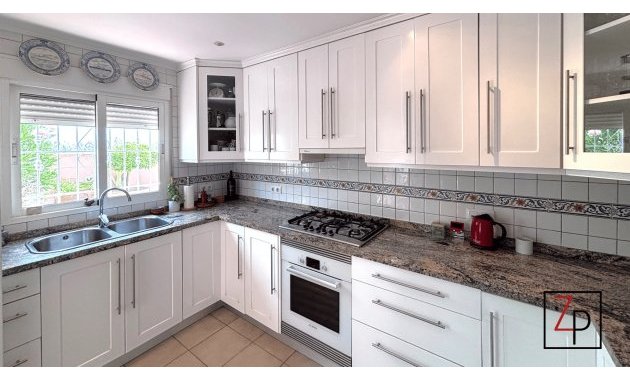 Resale - Villa -
Torrevieja - Torretas