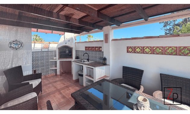 Resale - Villa -
Torrevieja - Torretas