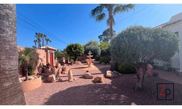 Resale - Villa -
Torrevieja - Torretas