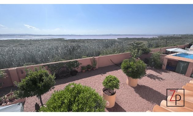 Resale - Villa -
Torrevieja - Torretas