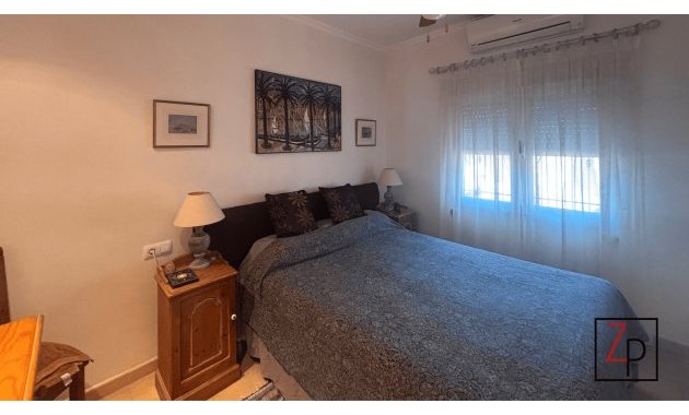 Resale - Villa -
Torrevieja - Torretas