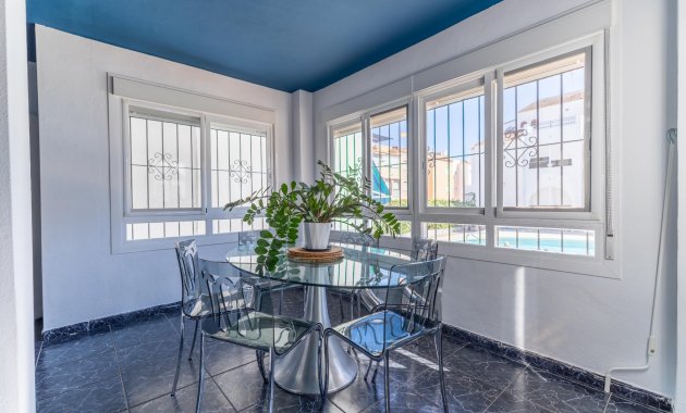 Endursala - Apartament / Duplex -
Torrevieja