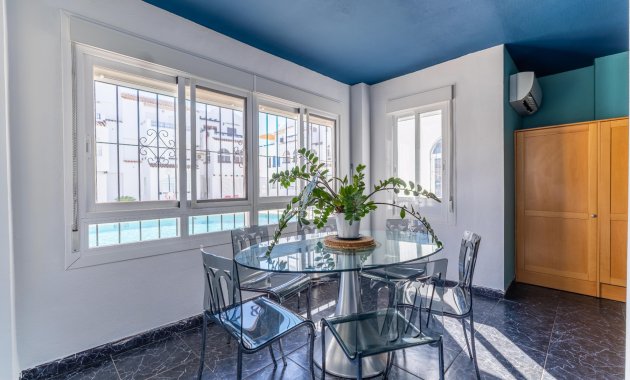 Endursala - Apartament / Duplex -
Torrevieja