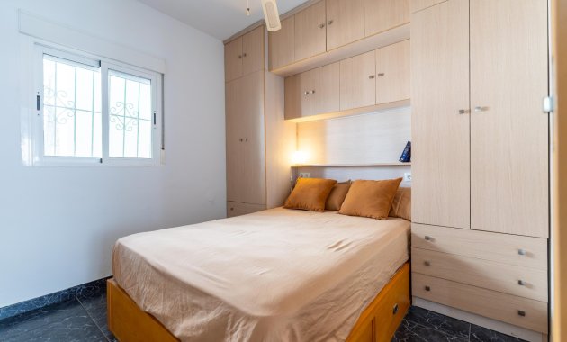 Endursala - Apartament / Duplex -
Torrevieja