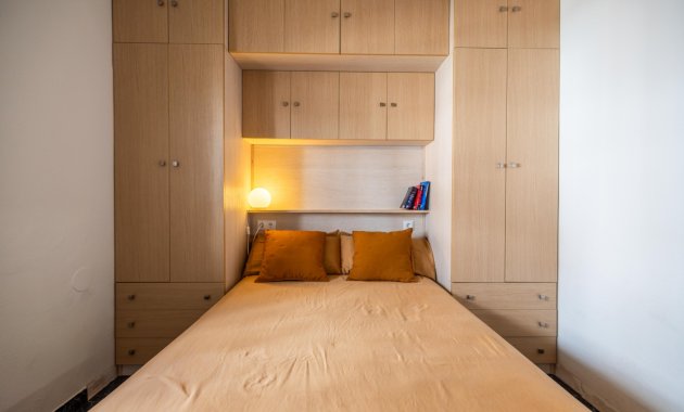 Endursala - Apartament / Duplex -
Torrevieja