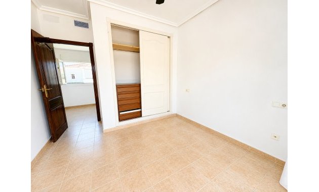 Resale - Villa -
Altaona Golf and Country Village - Altaona Golf - Country Village