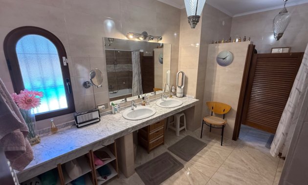 Resale - Villa -
Orihuela - Costa Blanca